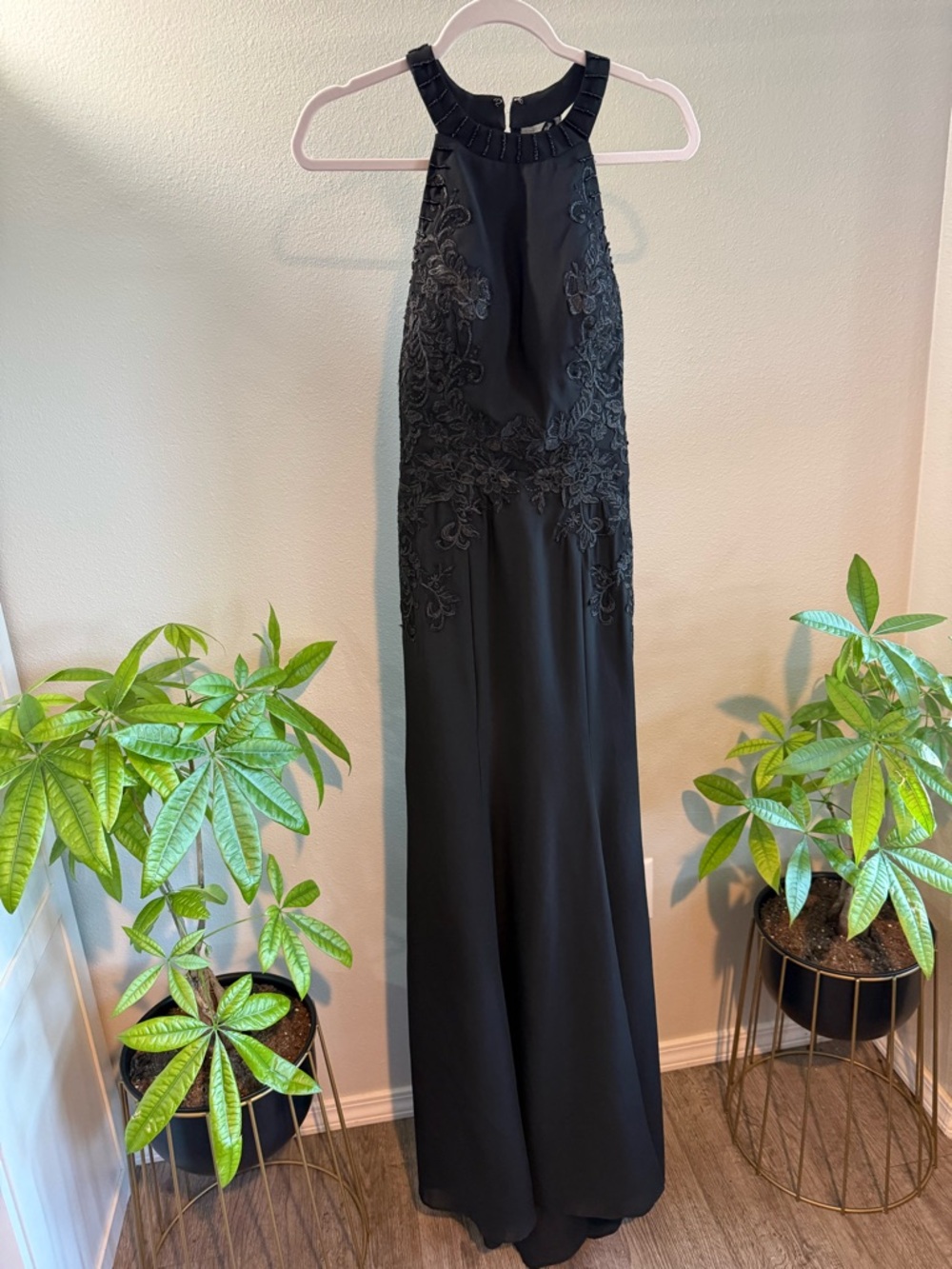 Black Lace Detail Formal Dress – Size 8 (NWT)